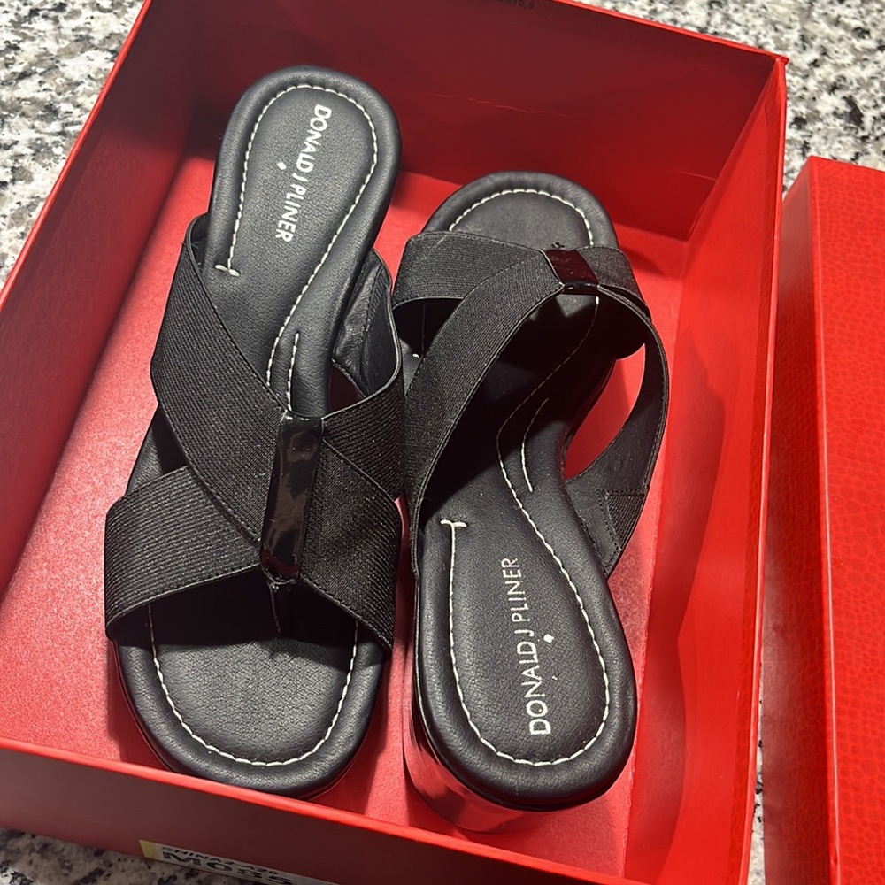 Donald J Pliner Black Elastic and Patent Sandals- Size 8.5- never worn NIB